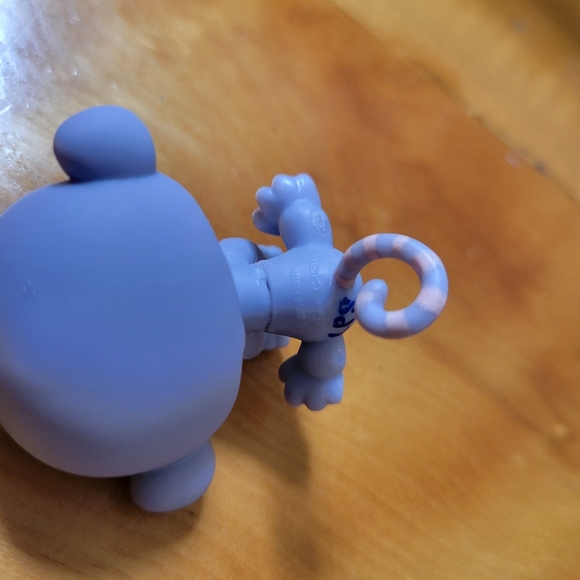 Littlest Pet Shop LPS #2277 Monkey Purple Blue Bow Eyes Baby 2006 - Picture 12 of 12